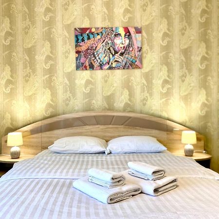 Apartpoltava Новий Будинок, В Самому Центрі 2-Окремі Кімнати, Панорамний Балкон Buitenkant foto