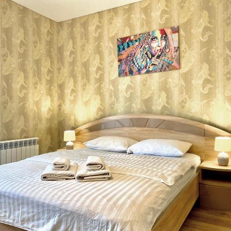 Apartpoltava Новий Будинок, В Самому Центрі 2-Окремі Кімнати, Панорамний Балкон Buitenkant foto
