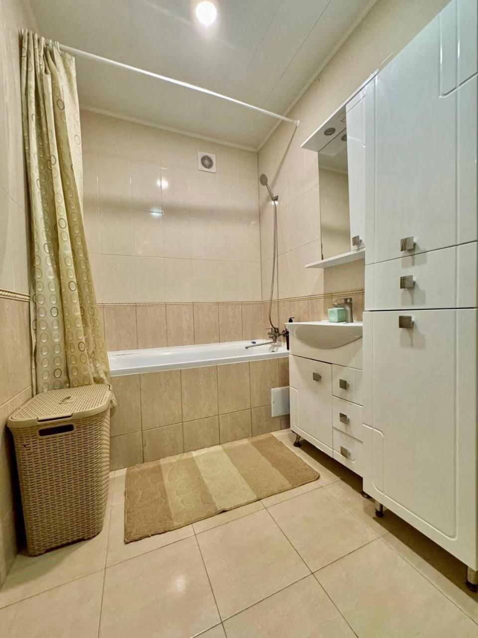 Apartpoltava Новий Будинок, В Самому Центрі 2-Окремі Кімнати, Панорамний Балкон Buitenkant foto